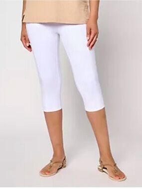 Boston Proper White Twill Capris